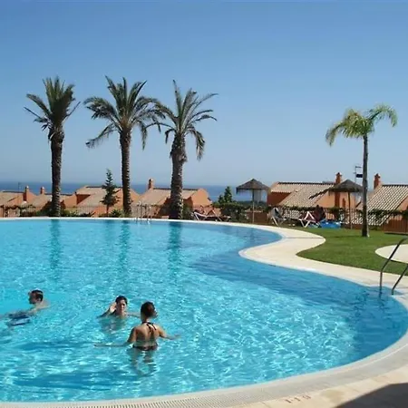 Daire Luxury Frontline Golf And Sea Views Marbella